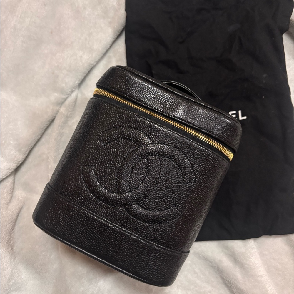 CHANEL Black Leather Cosmetic Case - Picture 2 of 10